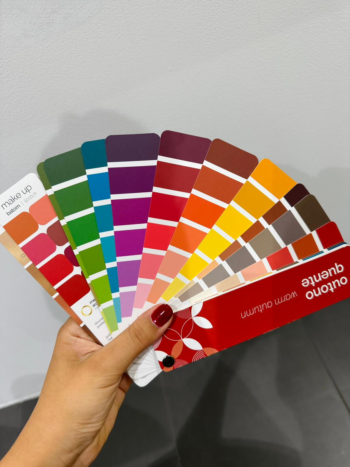 Cartelas reais de análise de coloração pessoal